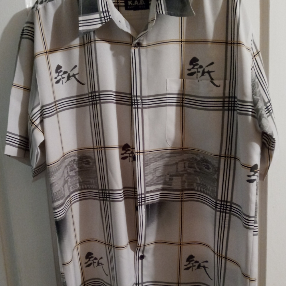 Gently Worn Men's Short Sleeved Shirt